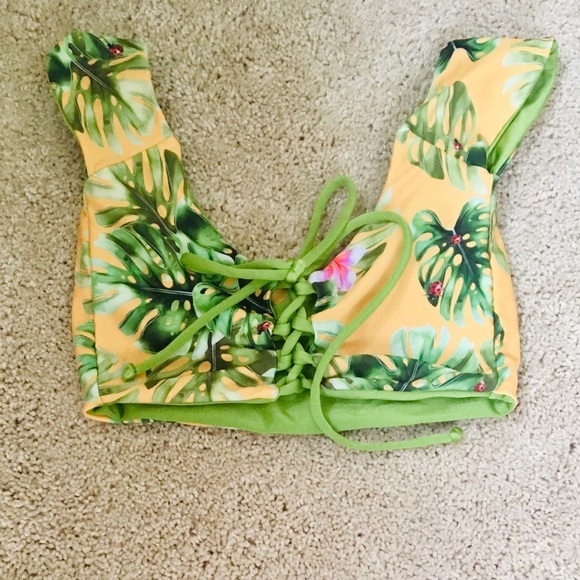 NWT Reversible Lali and Layla bikini in size M. - Picture 2 of 5